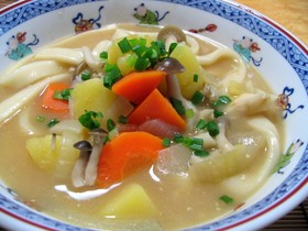 味噌煮込みクリームうどん