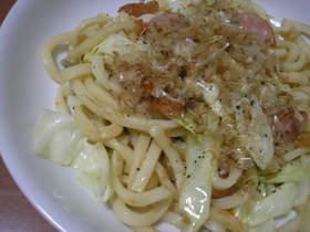 簡単☆ひとりランチに焼きうどん♪