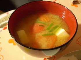 トマトの入ったお味噌汁♡