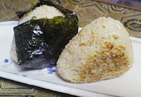 たれ塗りなしの　焼きおにぎり