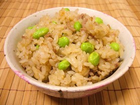 焼肉のタレでスタミナ炊き込みご飯