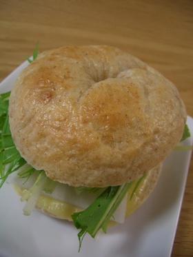 大根と水菜のベーグルサンド