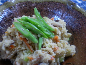 半生の葱が特徴　　我が家のおからの炒り煮