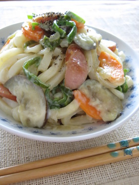 たっぷり野菜のクリーミー焼きうどん