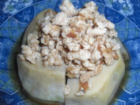 焼干しで☆里芋のひき肉和え