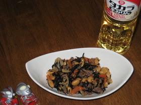 我が家のひじきの煮物