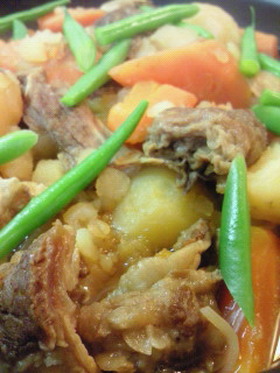 簡単めんつゆｄｅ牛すじ肉じゃが♪圧力鍋