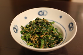 我が家のほうれん草のごま和え