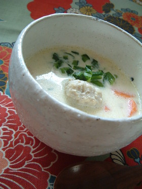肉だんごとカブの豆乳スープ