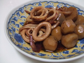 いかは最後に入れてね❤我が家の里芋の煮物