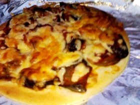 キャンプでピザを焼こう