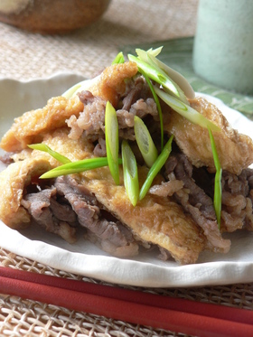 ご飯がほしくなる！牛肉と油揚げの甘辛炒め