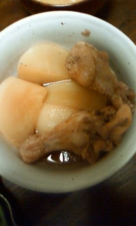 鳥手羽とカブの煮物