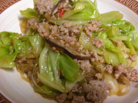 キャベツと春雨のひき肉炒め