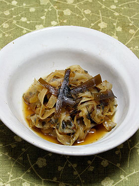 自家製切り干し大根と茶葉の煮物