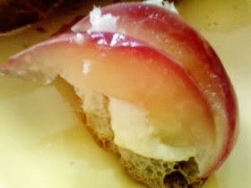 りんごのコンポートとカスタードもどき