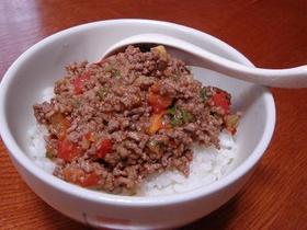 ★トマトのピリ辛挽き肉丼★