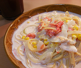 野菜のシンプル牛乳クリームパスタ