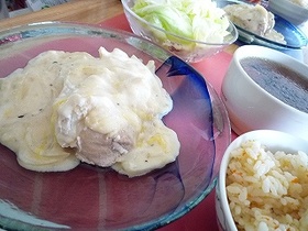 ゆで鶏の簡単クリームソースがけ
