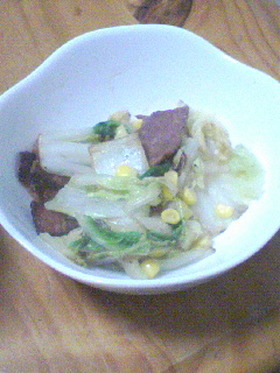 白菜とベーコンとコーンの炒め物