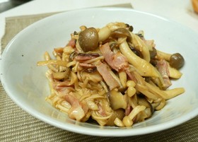 きのことベーコンのレモン醤油炒め