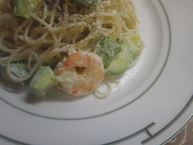 ♡エビとアボカドのクリームパスタ♡　