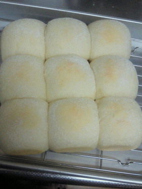ヨーグルトとクリームチーズのちぎりパン