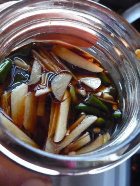 ピリ辛　青唐辛子とにんにくの醤油漬け