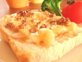 ✿りんごジャムくるみチーズトースト✿