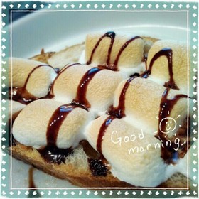 シアワセ♡マシュマロdeスイーツトースト