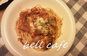 鶏肉としいたけのトマトパスタ