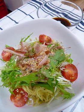 柚子胡椒風味　野菜たっぷり蒸し麺
