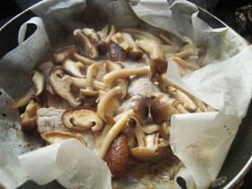 ☆豚ときのこの蒸し焼き☆