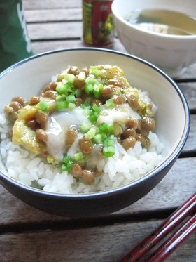簡単朝ごはん☆ふんわり玉子の納豆ご飯
