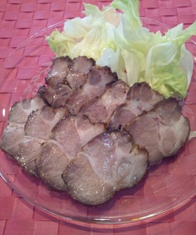 八丁味噌で絶品焼き豚☆漬け込み焼くだけ！
