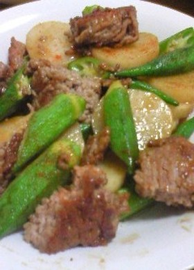 挽肉と長芋とオクラの炒め物