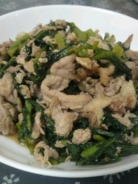 春菊と豚肉のオイスター炒め
