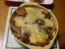 パンでカレーグラタン