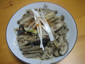 簡単☆きのこの味噌バター丼