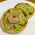イングリッシュマフィンのアボカドサンド♪