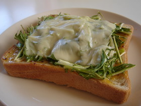 水菜のハニーマスタードトースト